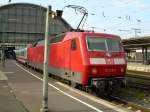 120 144 am 3.10.06 mit einem Ersatz Intercity in Bremen Hbf