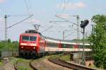 120 155-7 am 26.06.15 mit IC 187 nach Zürich in Stuttgart-Nord.