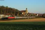 120 124 mit dem IC 182 Zürich-Stuttgart im letzten Abendlicht bei Herrenberg, 19.04.2015.