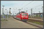 Am 13.04.2007 rollt 120 125 mit einem InterCity am Haken in den Bahnhof Hamm (Westf) ein.