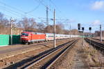 120 132-6 mit dem IC 146 von Berlin Ostbahnhof nach Amsterdam Centraal in Rathenow.