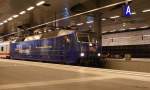 Der ZDF Express - Werbelok 120 151-6 in Berlin Hbf ( tief ).