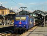 120 151-6  ZDF Express  steht mit IC 79677 Wiesbaden Hbf - Leipzig Hbf in Mainz Hbf.