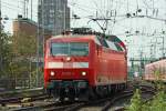 120 207-6 mit dem RE10921 aus Aachen nach Siegen bei der Einfahrt in Kln Hbf, 24.4.11