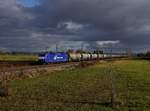 Die 120 145 mit einem Kesselzug am 20.11.2020 unterwegs bei Osterhofen.