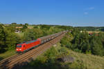 145 066 mit einem Güterzug am 23.08.2017 bei Laaber.