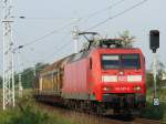 145 037 hat am 26.05.07 gerade Ribnitz-Damgarten West verlassen und macht sich nun auf den Weg nach Mukran.