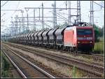 145 037 mit einem langen GZ auf dem Weg nach Poppendorf. Aufgenommen am 24.05.07 am Hp Rostock- Dierkow

