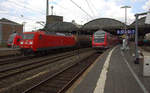 145 008-9 DB kommmt mit einem gemischten Güterzug aus Köln-Gremberg(D) nach Aachen-West(D) und dann weiter nach Belgien und fährt durch Aachen-Hbf in Richtung Aachen-Schanz,Aachen-West.
Aufgenommen vom Bahnsteig 6 vom Aachen-Hbf. 
Bei Sonne und Wolken am Nachmittag vom 30.8.2018.