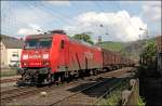 145 046 trgt schon deutliche Spuren des Altags als sie mit einem Gterzug Hohenlimburg Richtung Hagen verlsst. (02.05.2008)