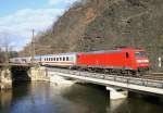 145 033-7 zieht am 23.01.05 den IC 2152 nach Nrnberg Hbf durch den  Plauenschen Grund.