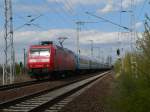 145 075-8 zieht hier den D-1249 nach Saratov. Berlin-Wuhlheide, 23.4.05