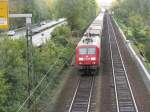 BR 145 013-9 von Railion kommt mit einem LKW-Ambrogio-Zug fhrt durch Bad Honnf auf der Strecke Koblenz-Kln.
