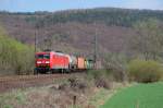 145 080-8 mit gemischten Gterzug am 09.04.2011 bei Freden