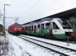 145 024 6 und VT 702 der OLA Schwerin am 20.01.2012 im Bahnhof von Schwerin HBF