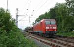 145 076-6 fuhr am 19.06.2012 mit einem Gterzug von Emden nach Osnabrck, hier in Ihrhove.