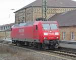 145 065-9 steht am 23. Mrz 2013 solo im Bahnhof Gttingen.