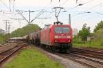 Mit einem Kesselzug durchfhrt 145 039-4 den Bahnhof Leipzig-Thekla in Richtung Engelsdorf. 10.05.2013