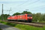 DB Schenker Rail 145 021 schleppt am 02.06.13 in Diepholz 145 003 und 138 132 Richtung Osnabrück.