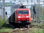 145 036-0 kommt mit einem Gterzug von der Insel Rgen.   (Stralsund am 20.05.06) 