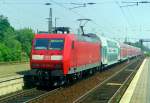 145 036 mit RE 25938 (Göttingen–Bremen) am 20.06.2000 in Wunstorf