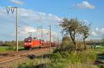 145 064-2 fuhr am 30.04.2015 mit einem Autozug nach Emden, hier bei Veenhusen.