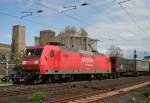 145 016 mit KT 41600 (Gallarate–Neuss Gbf) am 08.04.2014 vor der Brmserburg in Rdesheim (Rhein)