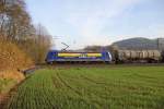 Und die 145 520-2 auch nochmal im Seitenprofil. Sie war am 16.11.2013 mit einem Kesselwagenzug in Richtung Norden unterwegs. Aufgenommen bei Wehretal-Reichensachsen.