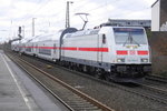 146 556 mit IC 2201 Norddeich Mole - Köln bei Düsseldorf-Oberbilk. Die IC-Linie 35 ist seit einigen Tagen komplett auf IC2-Garnituren umgestellt. Aber ist auch IC drin, wo IC draufsteht? Aufnahme vom 29.3.16.