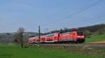 146 208 zieht eine RB nach Geislingen (Steige) durch Uhingen. Aufgenommen am 26.4.2019 13:56