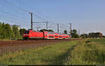 146 023-7 verlässt den Bahnhof Niemberg im warmen Abendlicht.

🧰 Elbe-Saale-Bahn (DB Regio Südost)
🚝 RE 16332 (RE30) Halle(Saale)Hbf–Magdeburg Hbf [+5]
🕓 27.5.2023 | 19:30 Uhr