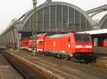 RE 19108 mit Schublok 146 223-3 bei der Einfahrt Karlsruhe 29.10.07