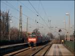 146 007 (9180 6146 007-0 D-DB) durchfhrt mit einem RE2  Rhein-HAARD-Express  ohne Halt Recklinghausen-Sd. (30.12.2008)