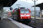 In Heidelberg Hbf fhrt am 17.04.09 146 122-7 zur bereitstellung als   RB 15462 nach Frankfurt/M Hbf langsam an den Bahnsteig heran.