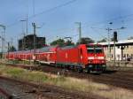 Die 146 207 am 01.08.2009 mit einem RE bei der Einfahrt in den Stuttgarter Hbf.