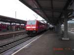 Gppingen, Hauptbahnhof, Bahnsteig 6: nach Ulm Hauptbahnhof fhrt ab der Zug 146 213-4 (15.3.'10)