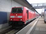 146 214 wartet im Neu Ulmer Bahnhof auf die Fahrt nach Mosbach-Neckarelz