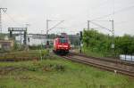Bei meiner kleinen  Fotorunde  am 8.5.2010 in Stuttgart-Feuerbach war es grtenteils trb, doch fr diese Aufnahme von 146 219-1 zeigte sich ein Wenig die Sonne. Der Zug ist auf dem Weg zum Hauptbahnhof.