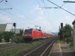 Die 146 241-5 zog am 25.6.10 den RE 4616 nach Frankfurt(Main) durch Himmelstadt Richtung Gemnden.