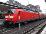 Wegen eines Lokschadens musste 146 020-3 mit ihrem RegionalExpress im Bielefelder Hauptbahnhof eine Zwangspause einlegen.