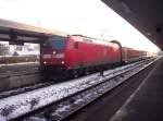 146 105-2 an der Spitze des RE 60 auf dem Weg nach Braunschweig Hbf in Minden(Westf) am 30.12.2005