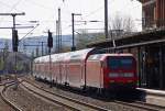 Nach ihrem Brandschaden ist sie wieder da, 146 012 schiebt die RE10124 nach Aachen mit 6 Dosto aus Dren aus, 2.4.11