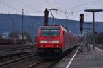 Am Ostersonntag fhrt die 146 222-5 gerade aus dem Bahnhof Neckarelz als RB nach Stuttgart aus.31.3.2013