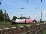 146 553-3 von DB Fernverkehr zieht am 02.August 2014 einen Doppelstockwagen von der Sdostbayernbahn durch Grokorbetha in Richtung Halle/Saale.