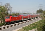 146 230 mit RE 26517 (Offenburg–Basel Bad Bf) am 21.04.2015 zwischen Schliengen und Bad Bellingen