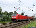 146 257 in voller Fahrt mit dem RE nach Emmerich am 16.7.2016 kurz vor Bonn-Mehlem Richtung Bonn/Köln.