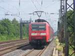 146 009-6 schiebt den RE6 aus dem Bahnhof Heessen herraus in Richtung Bielefeld, Minden(Westf). 30.06.08