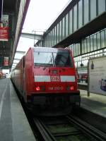 146 210-0 steht am 16.4.2009 mit einer RB nach Mosbach-Neckarelz im Stuttgarter Hbf.