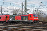 DB Lok 146 236-5 verlässt den badischen Bahnhof.