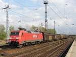152 103 kommt mit ihrem Gterzug aus Mukran am 19.04.07 im Bereich des Rostocker-berseehafens an.